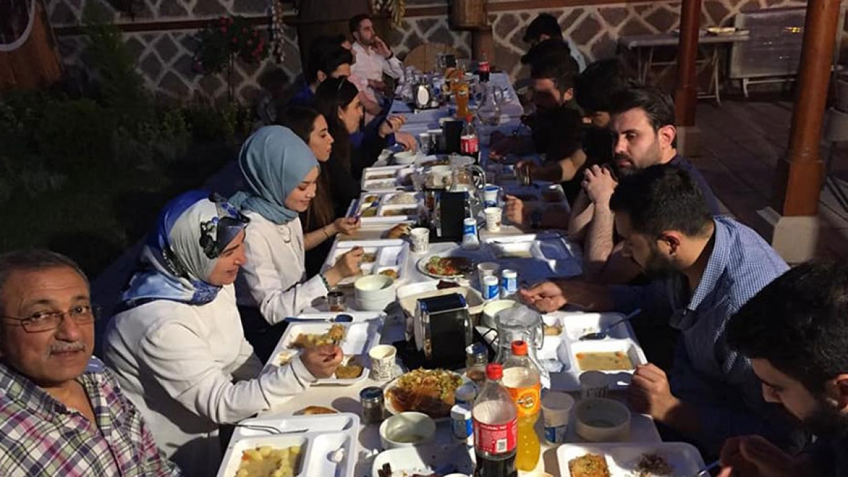 İstanbul'dan İşadamı Hakan Şen'in Katkılarıyla Ramazan Ayının 28. İftarı