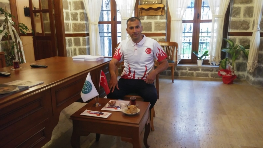 Kickboksçu Milli Sporcumuz Ahmet Kaşık Vakfımızı Ziyaret Etti